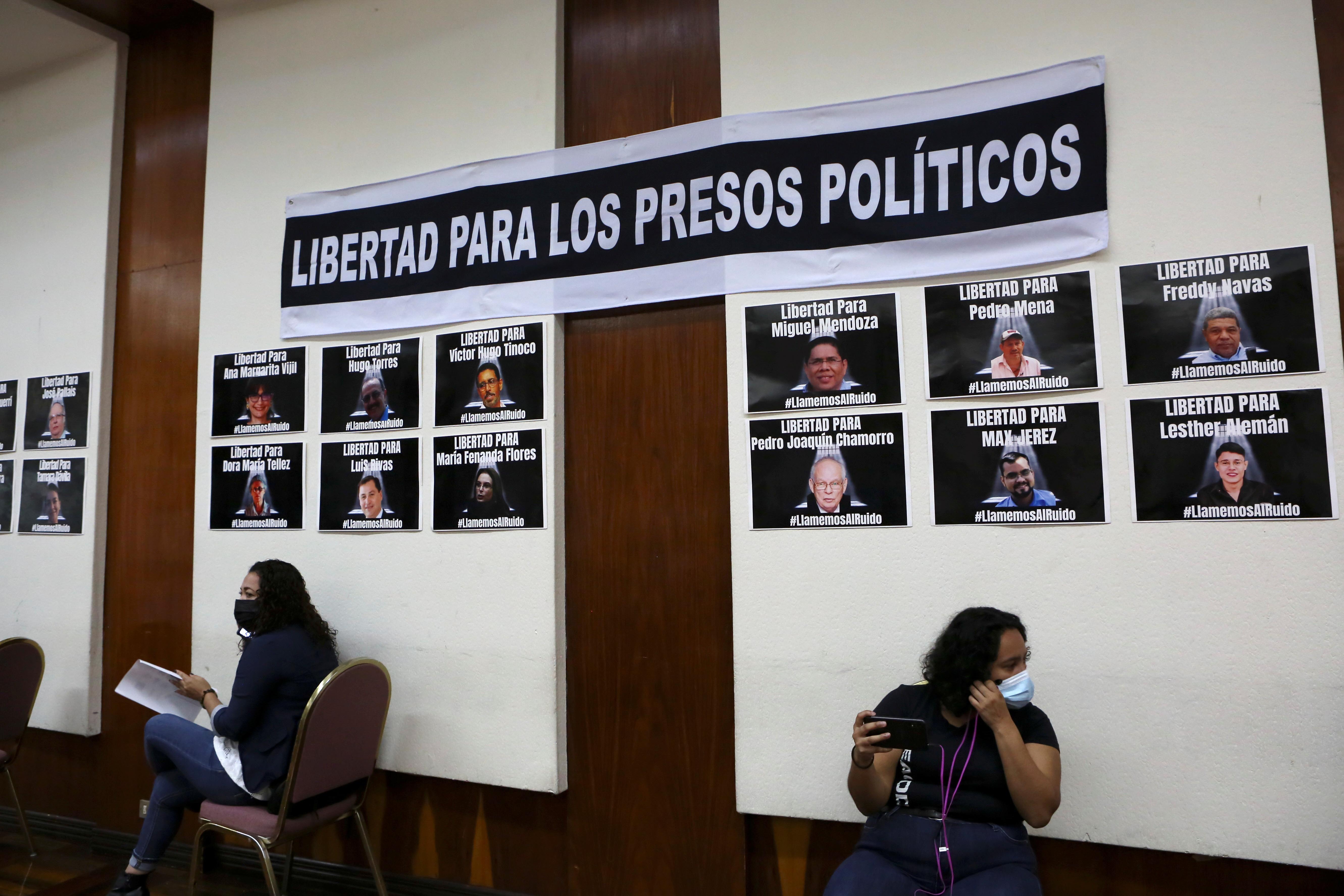 A banner in Spanish 