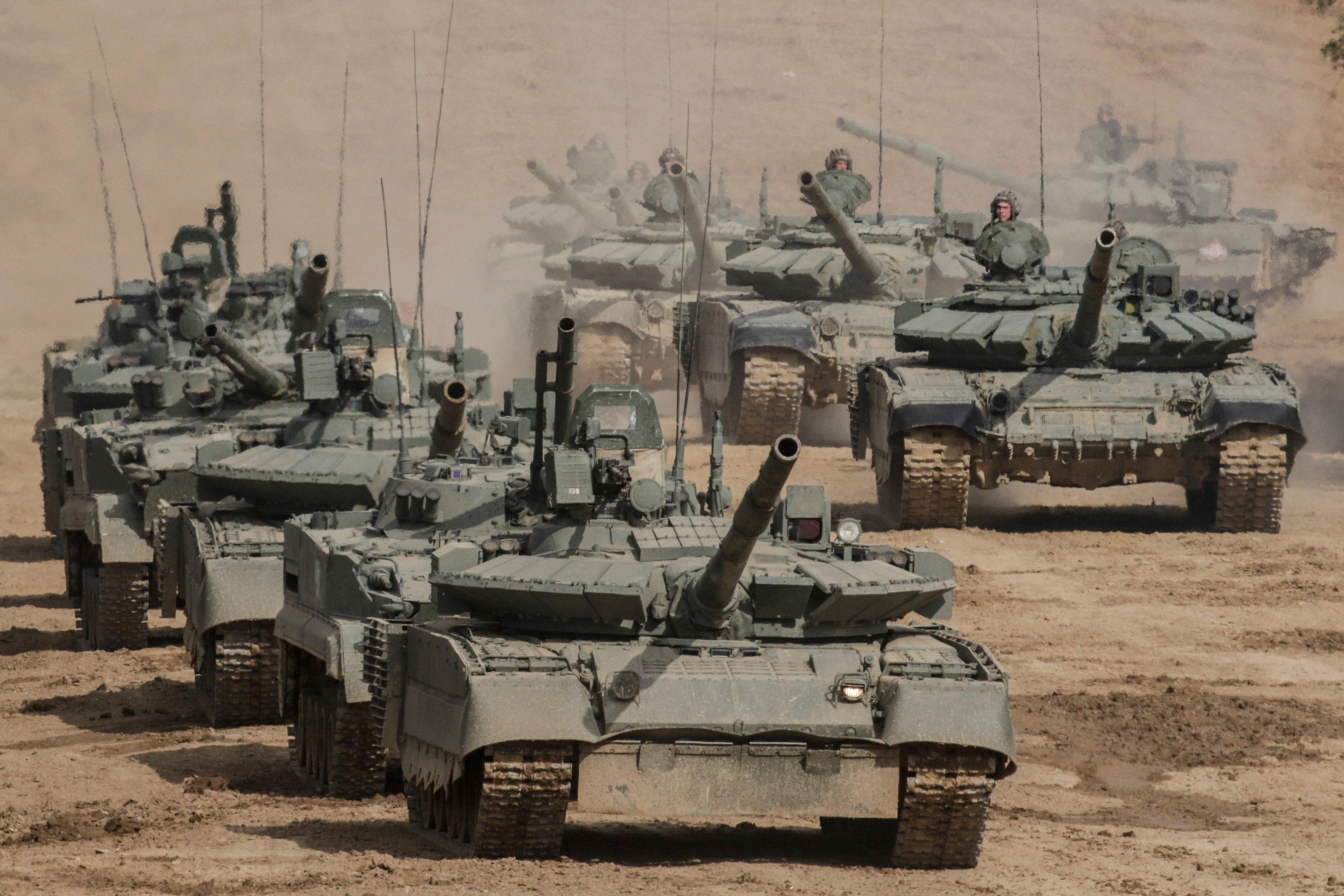 Des chars russes T-72 B3M de l'armée russe, participant aux Jeux de l'armée à Moscou le 24 août 2021. 