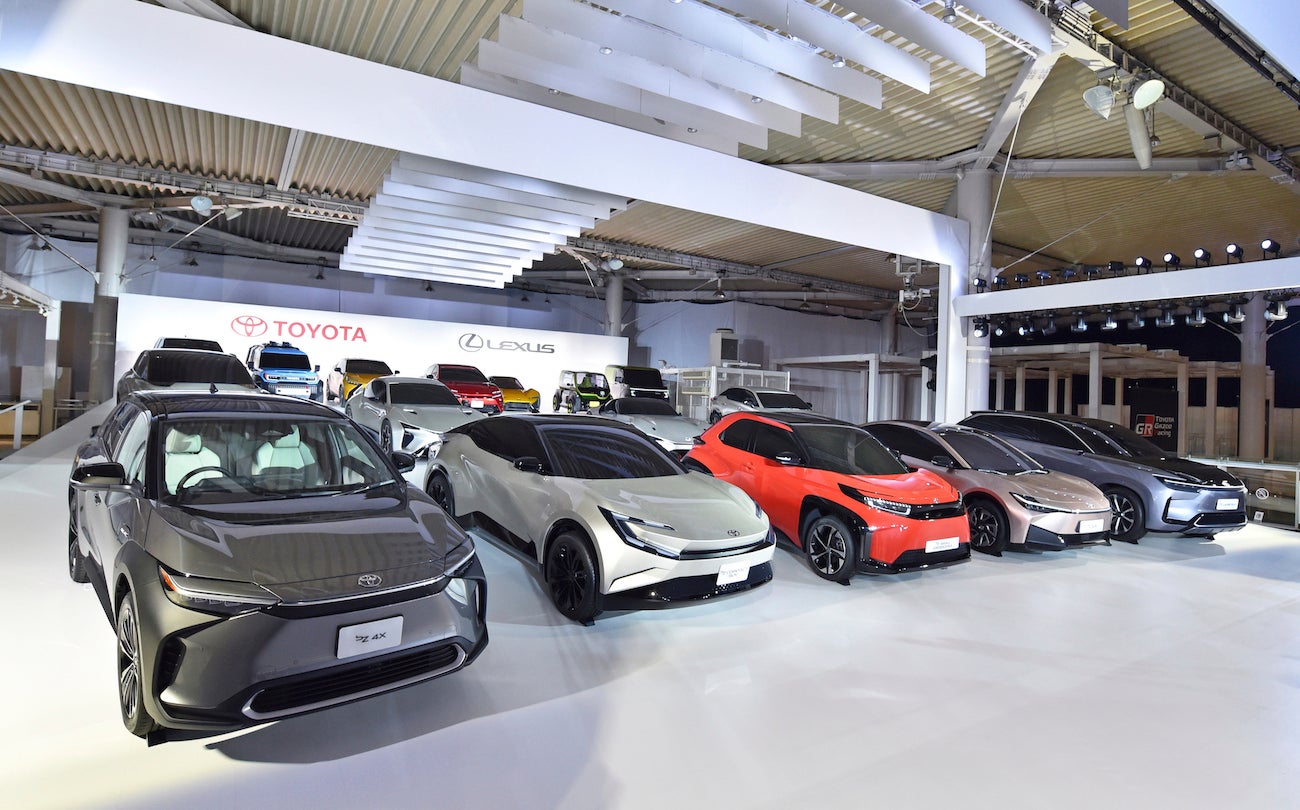 東京台場展出豐田電動車，2021年12月14日。