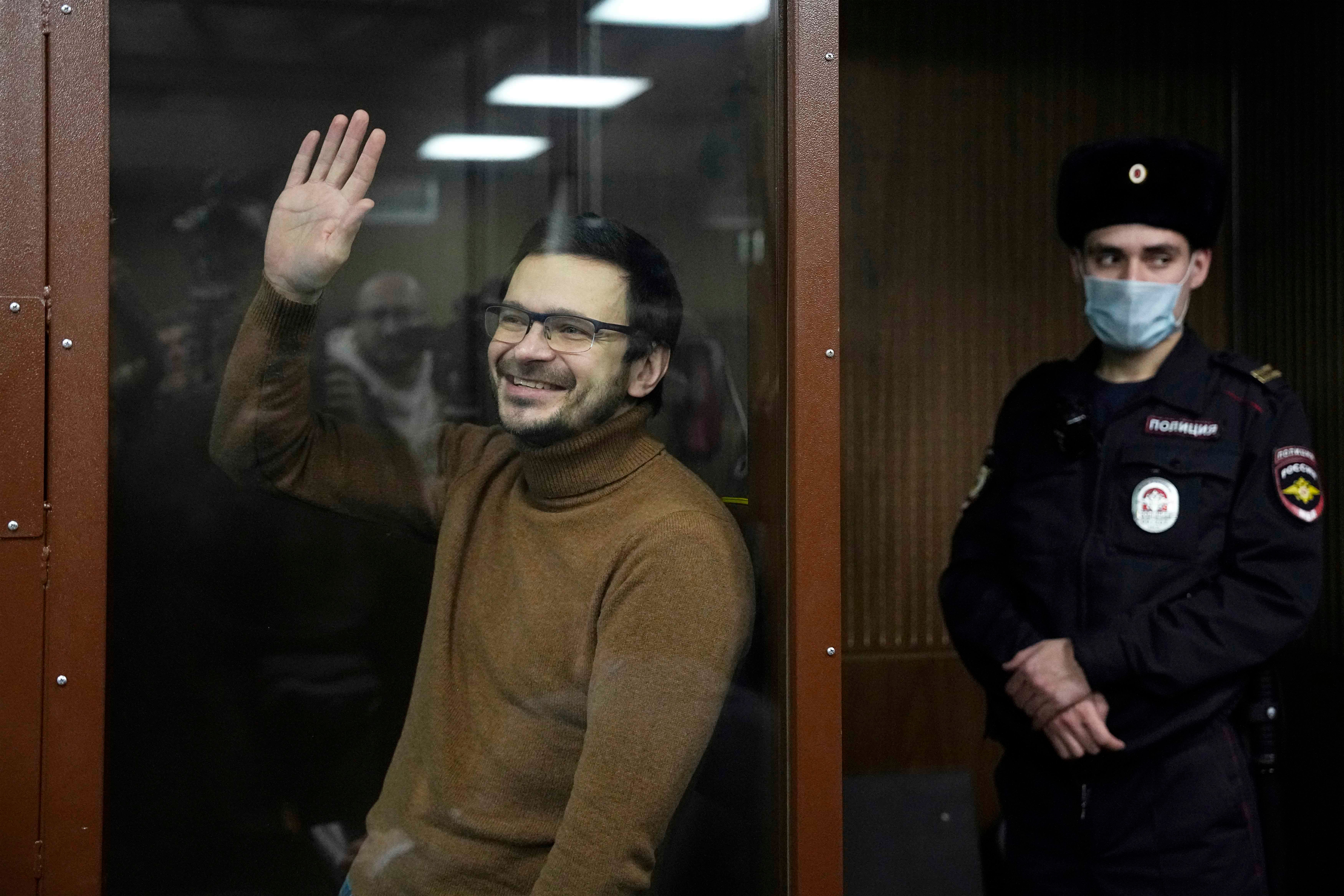 Илья Яшин в зале суда во время рассмотрения его дела о распространении «ложной информации» о российских вооруженных силах. Москва, 29 ноября 2022 г.