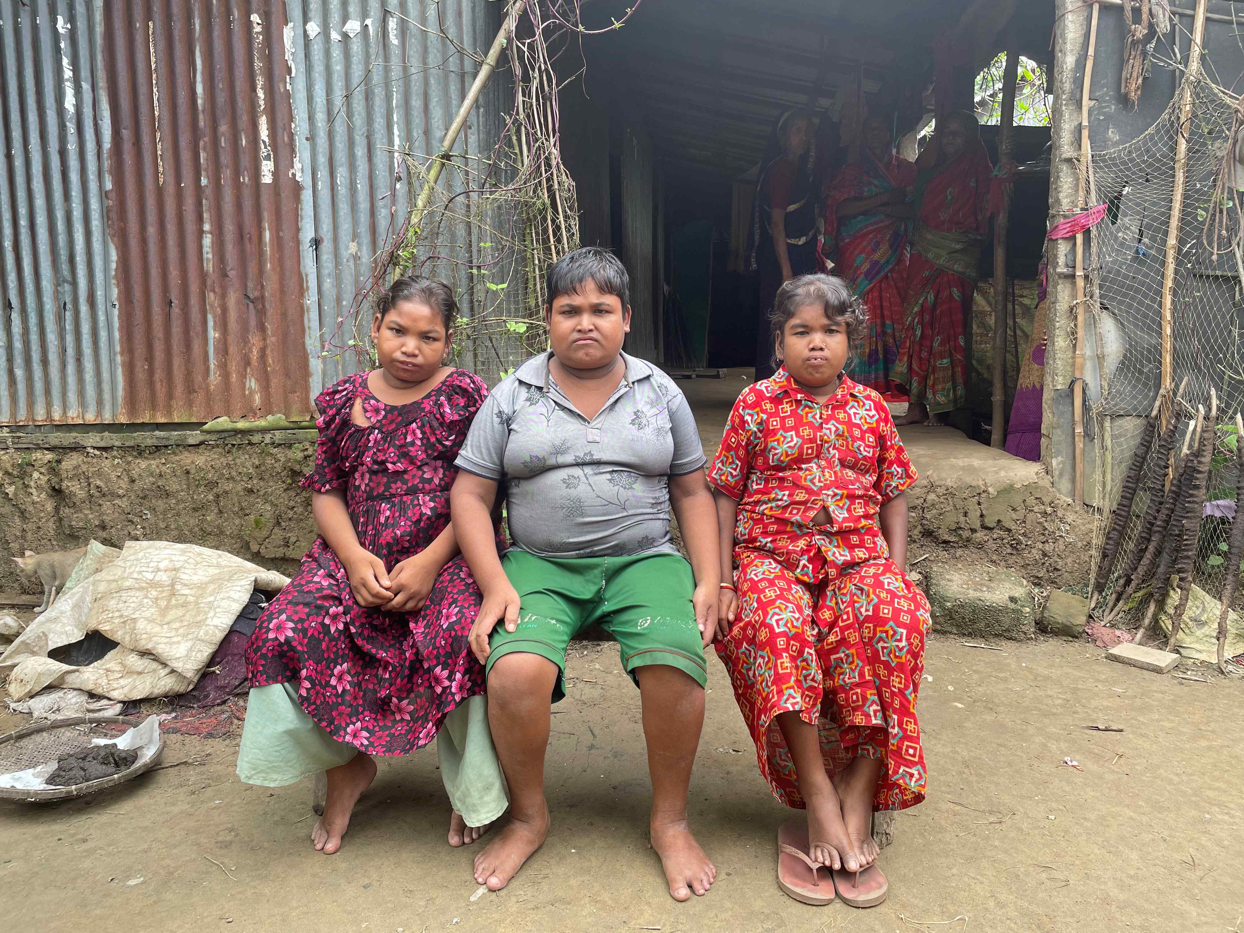 202306drd_asia_tahirpur_siblings