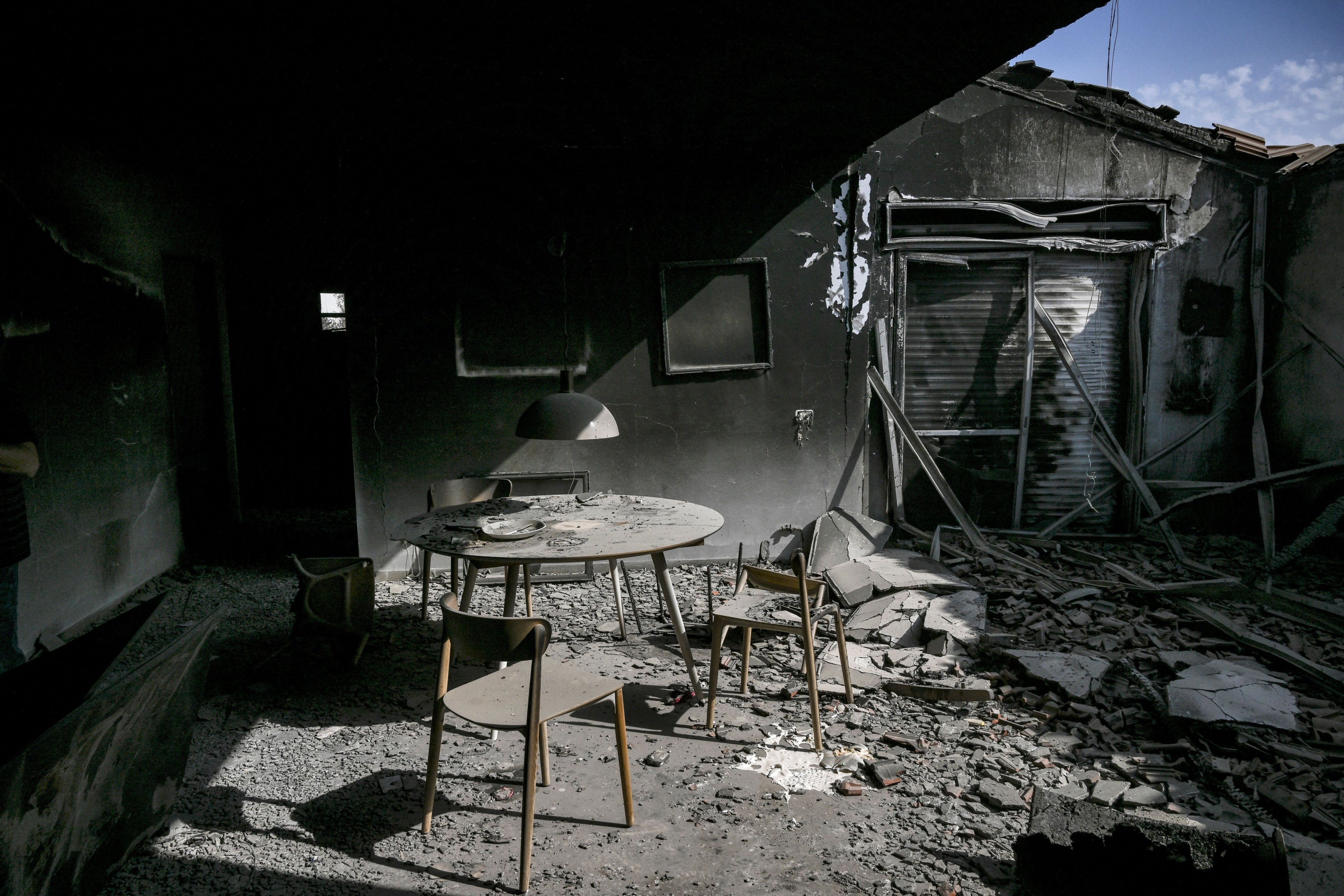 Ein zerstörtes Haus von innen