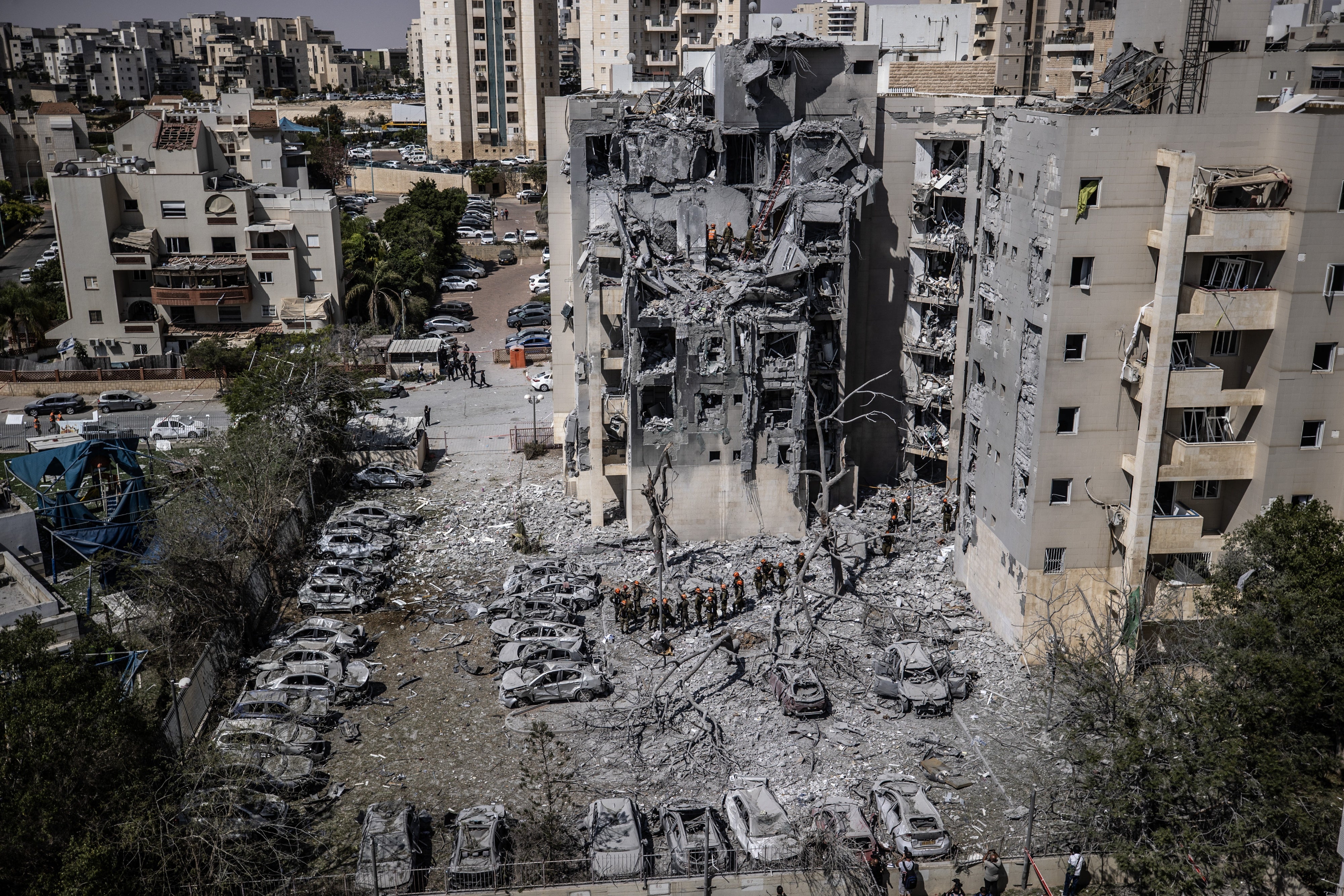 בניין מגורים בן שבע קומות שקרס בחלקו לאחר שנפגע על ידי טיל איראני בבאר שבע ב-24 ביוני 2025. בפגיעה נהרגו ארבעה אנשים 