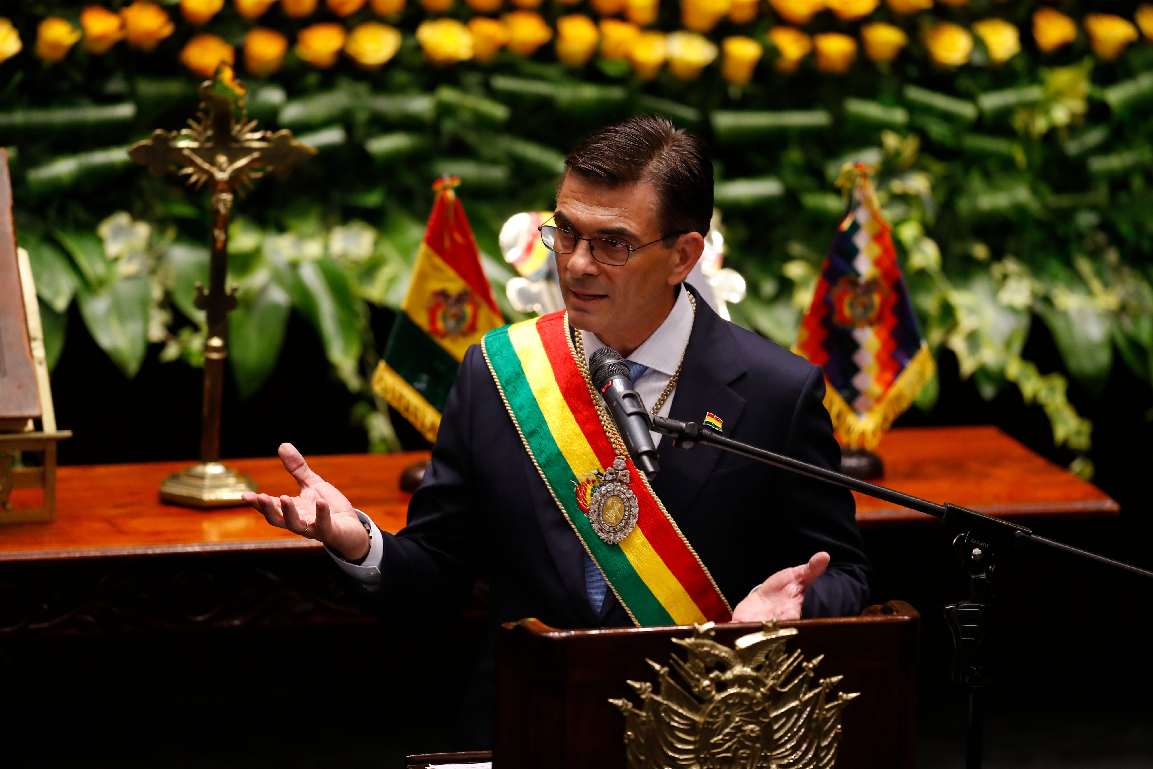 El presidente electo de Bolivia, Rodrigo Paz, pronuncia un discurso durante su ceremonia de toma de posesión en la Asamblea Legislativa Plurinacional, en La Paz, Bolivia, el 8 de noviembre de 2025.