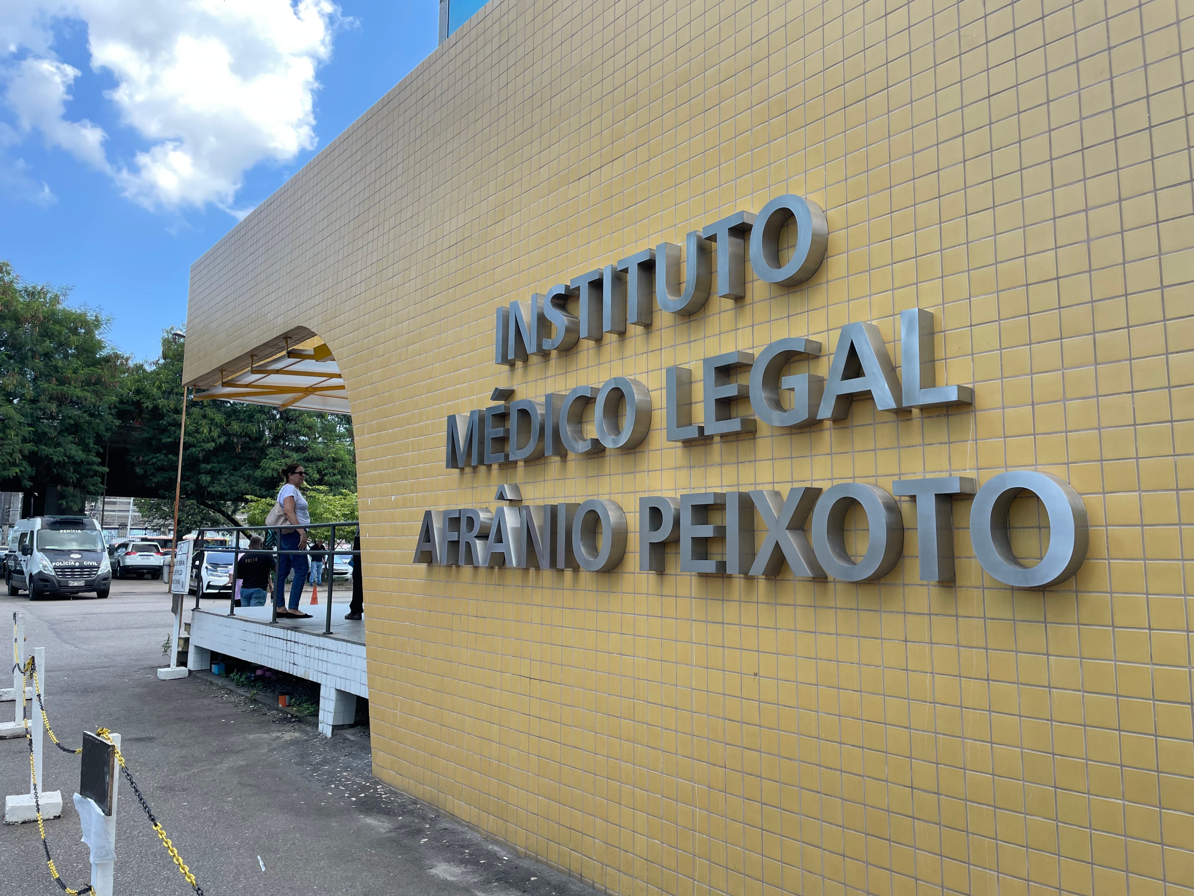 Foto da fachada do Instituto Médico Legal do Rio de Janeiro