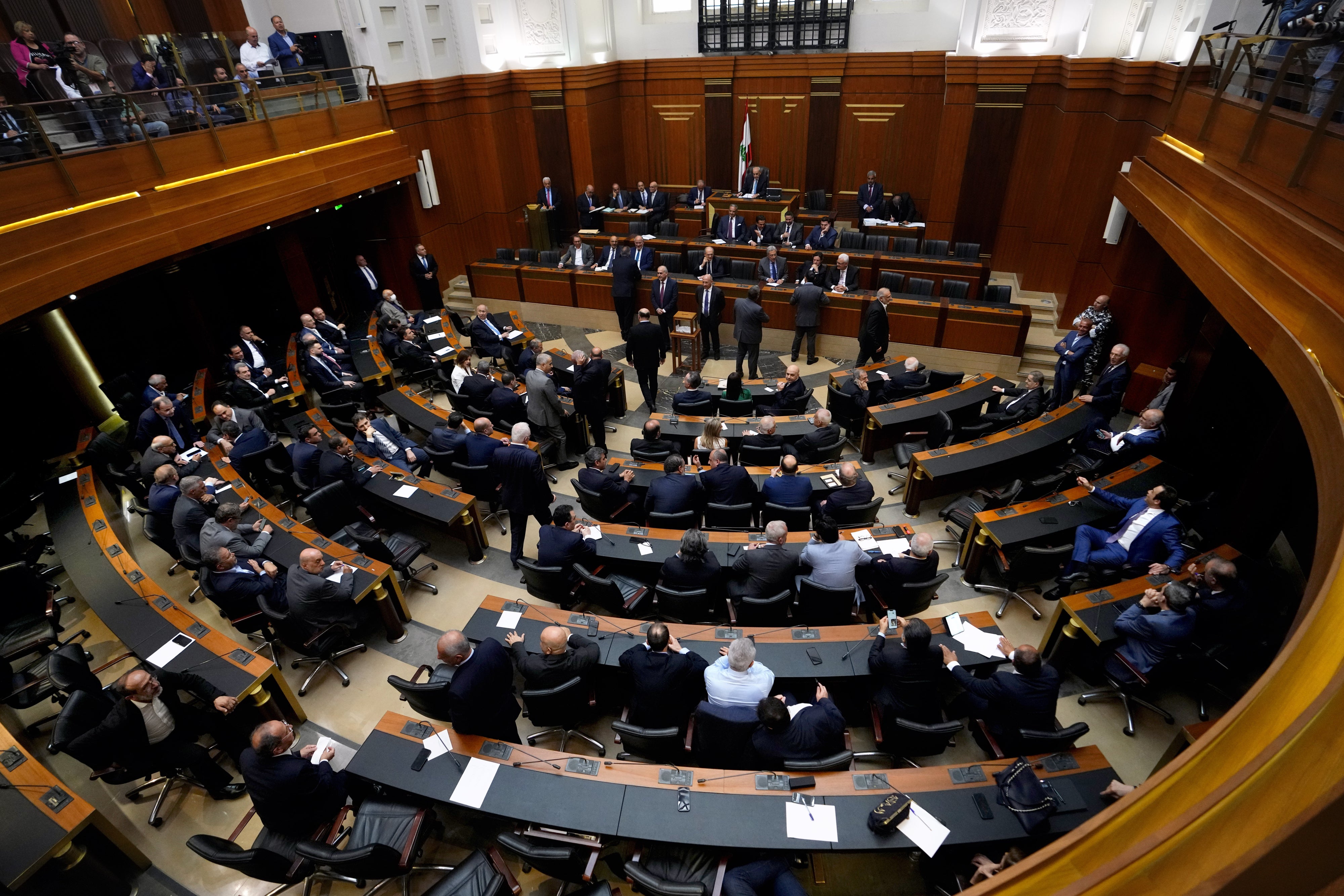 مشرعون في مبنى البرلمان في بيروت، لبنان، 14 يونيو/حزيران 2023. 