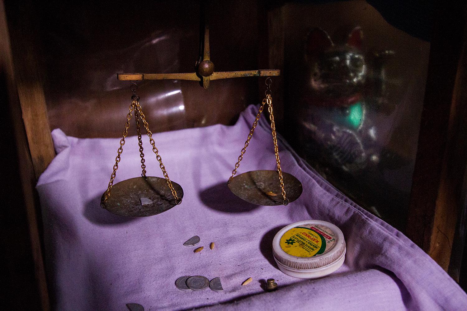 A gold trading shop