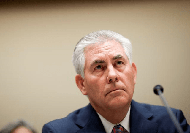 Избранный президент США Дональд Трамп выдвинул кандидатуру председателя совета директоров и главного исполнительного директора корпорации ExxonMobil Рекса Тиллерсона на пост государственного секретаря