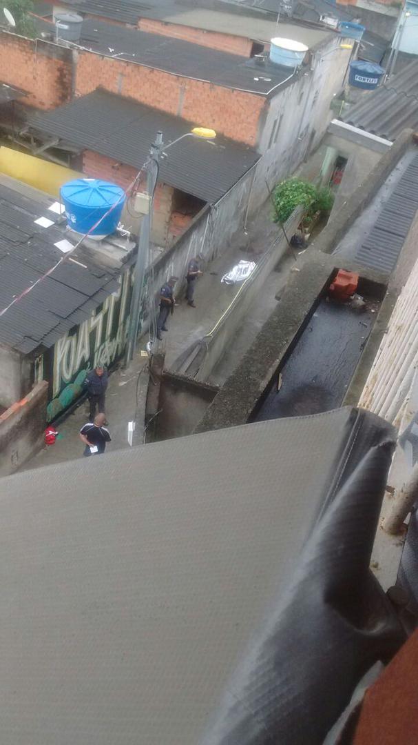 Luan Gabriel de Souza´s body lies in the alley where he was shot on November 5, 2017. Photo courtesy of Luan´s family.