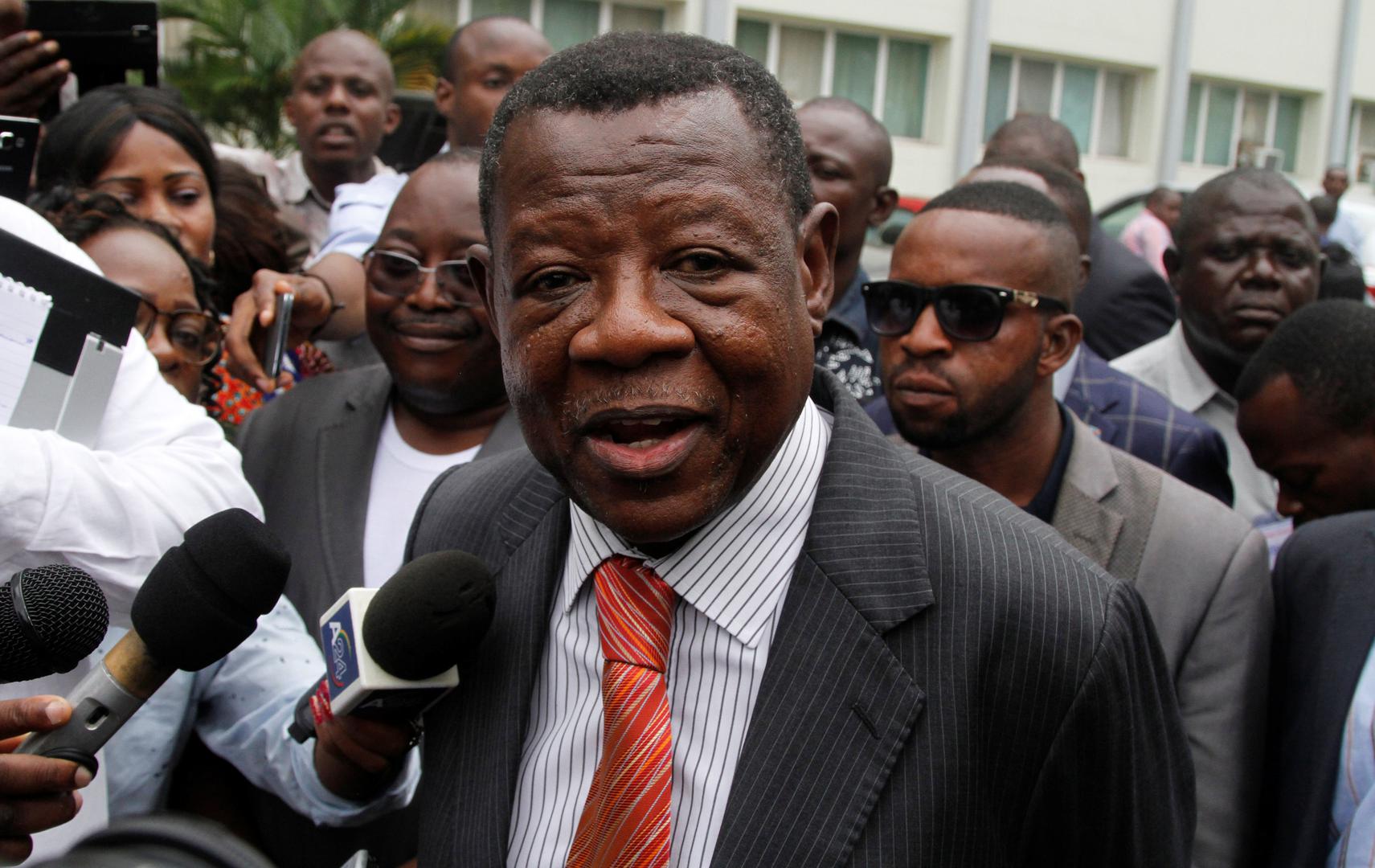 Le porte-parole du gouvernement, Lambert Mende, s'adresse aux médias à Kinshasa, en République démocratique du Congo, le 31 décembre 2016. 