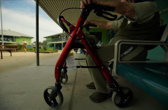 Un prisionero con una silla de asistencia en Wolston Correctional Center, Queensland