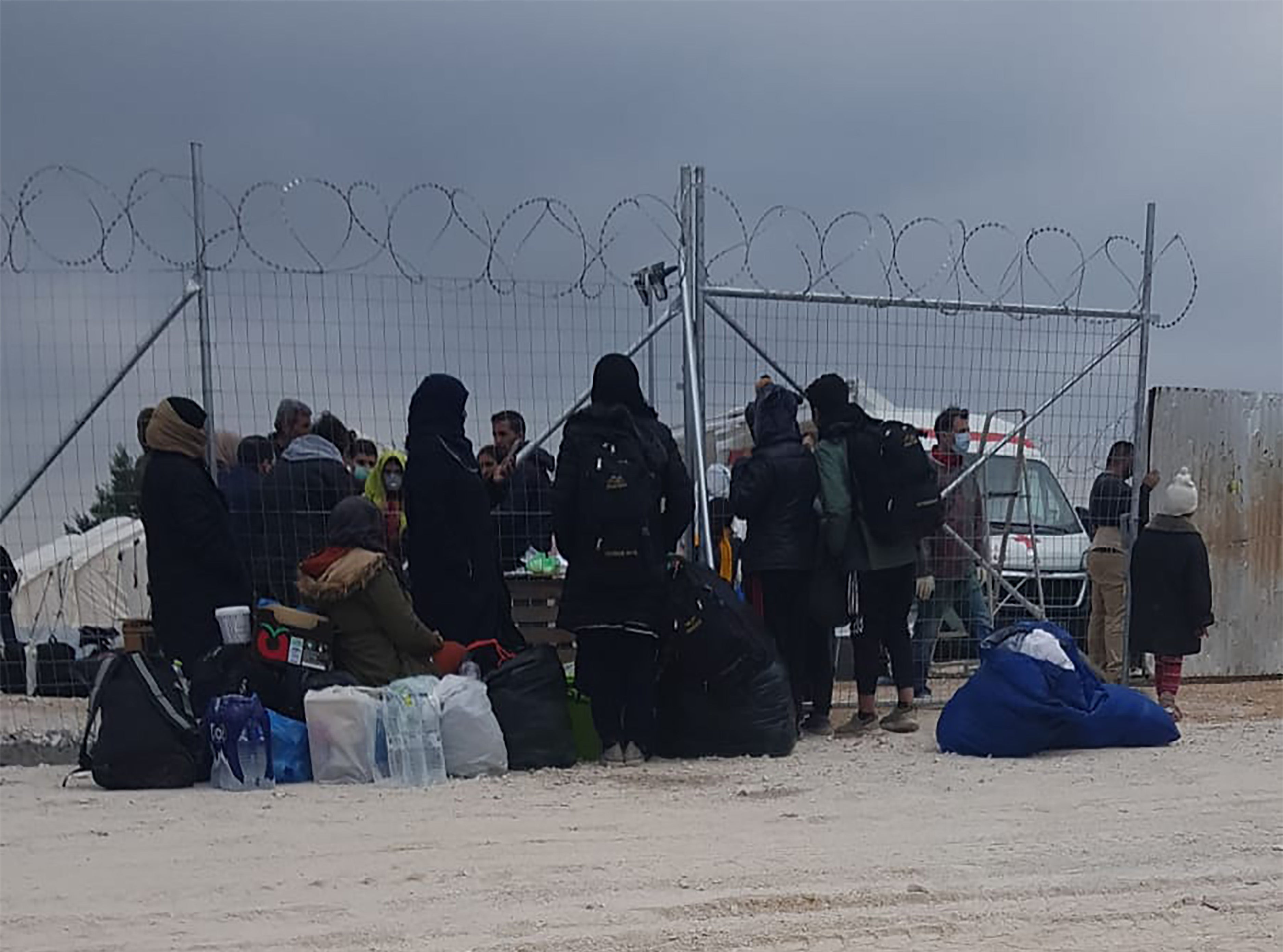 202003greece_camps_main.jpg 