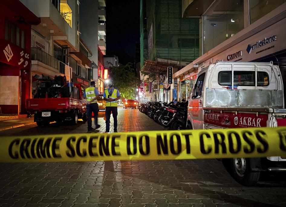 Maldivian police secure area following a blast targeting former President Mohamed Nasheed, Malé, Maldives, May 6, 2021.