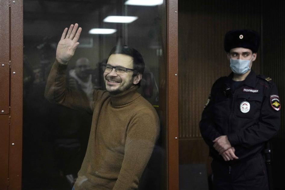 Илья Яшин в зале суда во время рассмотрения его дела о распространении «ложной информации» о российских вооруженных силах. Москва, 29 ноября 2022 г.