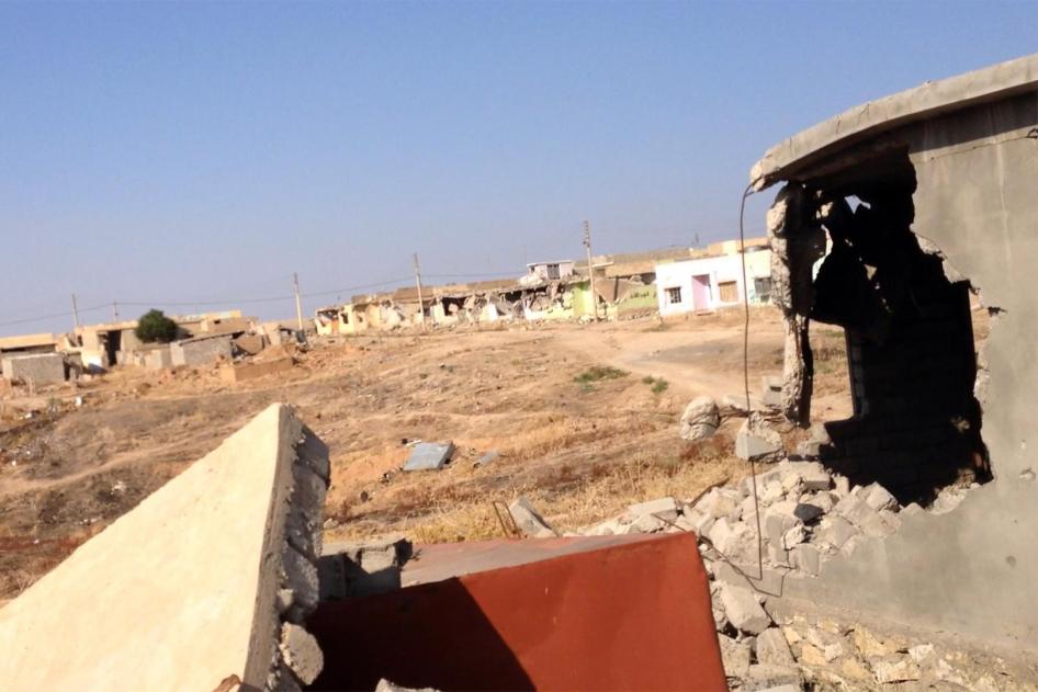 منازل عربية يُزعم أن البشمركة وأكراد في البردية قد دمروها. © 2015 هيومن رايتس ووتش