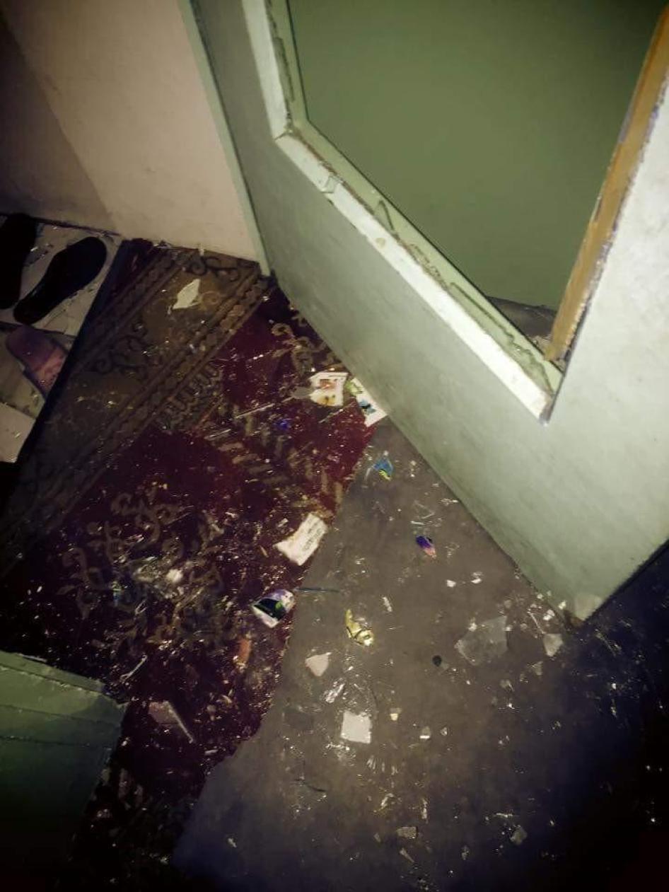 Dommages subis par la mosquée d'Aubervilliers, une banlieue au nord de Paris, lors d'une perquisition effectuée le 17 novembre 2015 dans le cadre de l’état d'urgence.