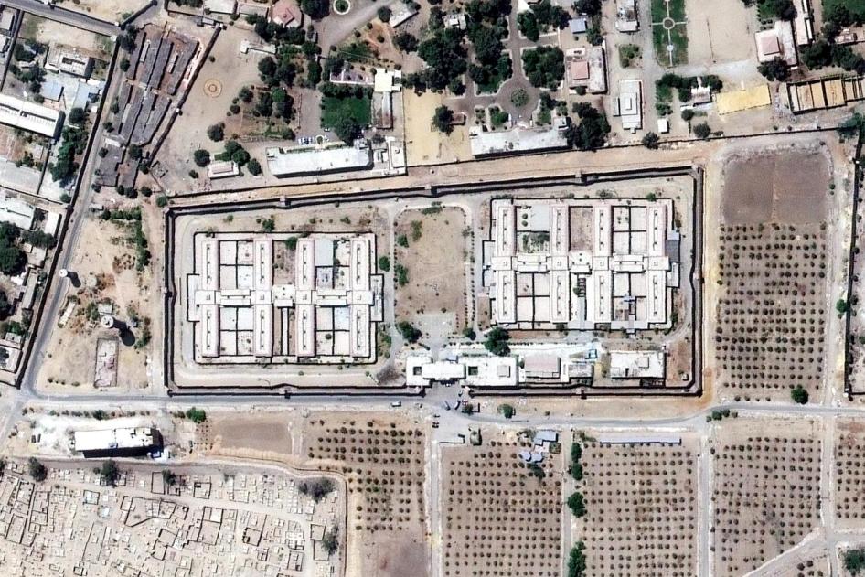 صورة من القمر الصناعي لسجن العقرب أخذت في سبتمبر/أيلول 2016 . يعاني النزلاء من الانتهاكات في السر ويحرمون من أغلب وسائل التواصل مع العالم الخارجي.