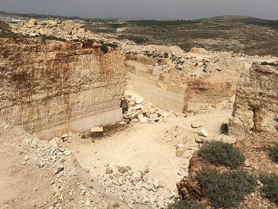 Une carrière à Beit Fajar (Cisjordanie), inactive suite à sa fermeture par l’armée israélienne  le 21 mars 2016.