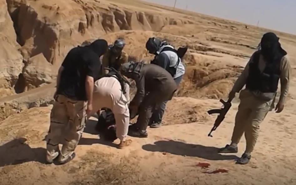لقطة من الفيديو الذي نُشِر في يونيو/حزيران 2014 على موقع "مسارات" الإخباري السوري، المتوقف حاليا.