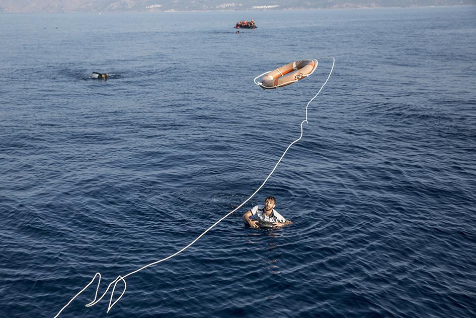 2015-eca-eu-refugees-save-2