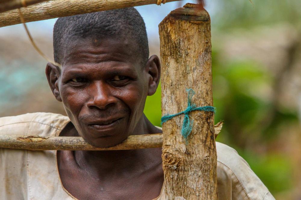Anti-balaka fighters attacked “Arun,” a 43-year-old Peuhl man with an intellectual disability, after he fled fighting in Bria in November 2016. “One of the attackers tried to shoot me and I don’t know why I am alive,” he said. “I thought I had been struck