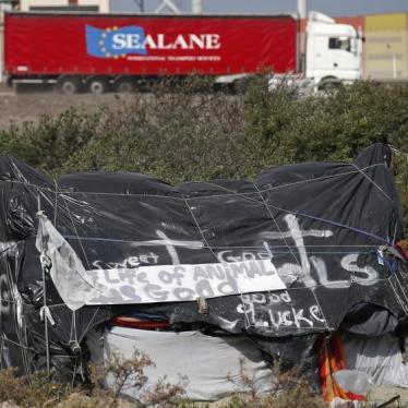 migrant tent calais