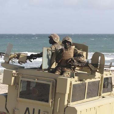 Ciidamo Yugaandhiis ah oo ka tirsan Xoogaga Midowga Afrika ee Kusugan Soomaaliya (AMISOM) ayagoo ku jira hawlgal dakadda Ceel Macaan ee u dhow Muqdisho Soomaaliya 4tii Siteembar, 2012.